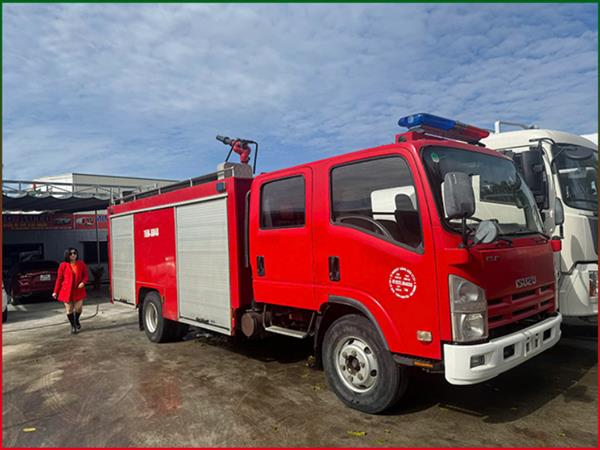Bán và cho thuê xe cứu hoả cũ Isuzu 4 khối 3,5 nước 500 bọt đời 2010